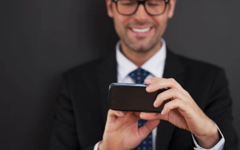 How to Use a Digital Business Card for Smarter Networking